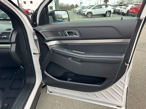 Used 2019 Ford Explorer XLT w/ Equipment Group 202A image 14