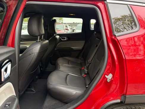 Used 2025 Jeep Compass Limited AWD/4WD image 25