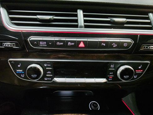 Used 2018 Audi Q7 3.0T Prestige w/ Prestige Package image 34