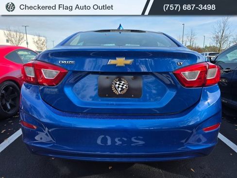 Used 2018 Chevrolet Cruze LT w/ Convenience Package image 5