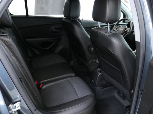 Certified 2022 Chevrolet Trax LT w/ LT Convenience Package image 30