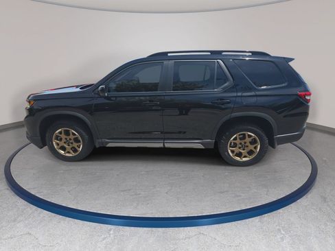Used 2024 Honda Pilot TrailSport image 8