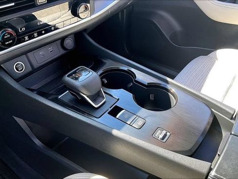 Certified 2023 Nissan Rogue SV FWD image 18