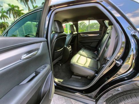 Used 2021 Cadillac XT5 Luxury FWD image 11