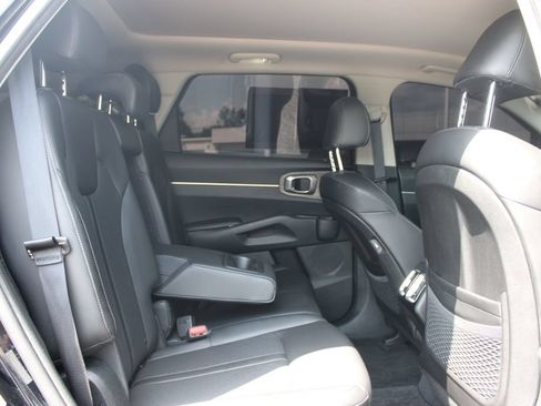 Used 2023 Kia Sorento S w/ Panoramic Sunroof Package AWD/4WD image 33