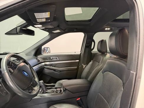 Used 2019 Ford Explorer Sport w/ Equipment Group 401A AWD/4WD image 17