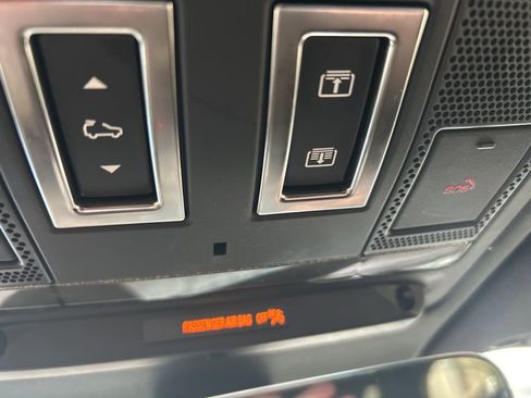 Used 2025 Land Rover Defender 110 S image 11