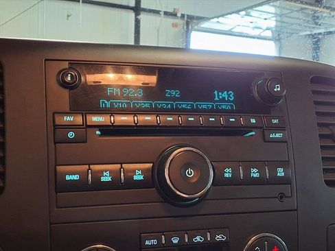 Used 2012 GMC Sierra 2500 SLE w/ SLE Preferred Package image 19