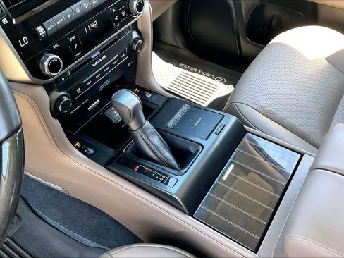 Used 2023 Lexus GX 460 Luxury w/ Sport Design Package AWD/4WD image 16