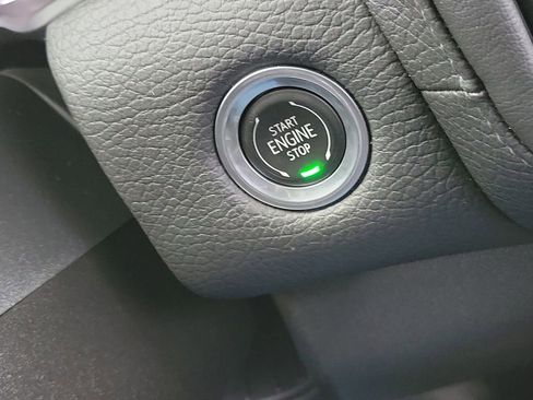 Used 2021 GMC Yukon Denali w/ Denali Premium Package image 21