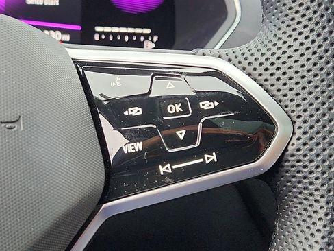 Used 2022 Volkswagen Tiguan SE R-Line image 28