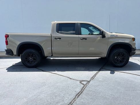 Used 2023 Chevrolet Silverado 1500 ZR2 w/ Technology Package AWD/4WD image 11