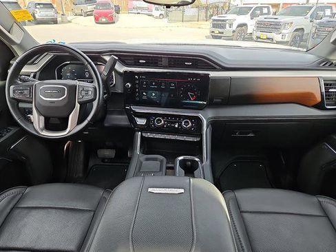 Used 2025 GMC Sierra 3500 Denali w/ Denali Reserve Package image 10