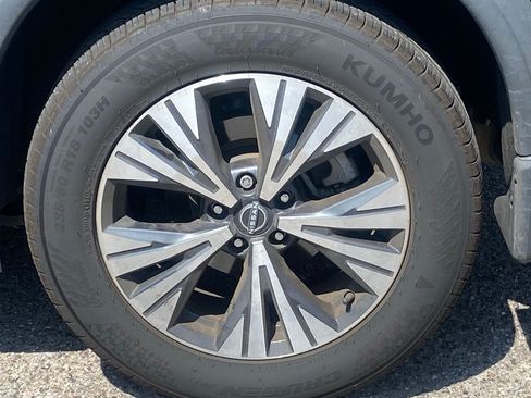 Used 2023 Nissan Rogue SV w/ SV Premium B Package FWD image 6