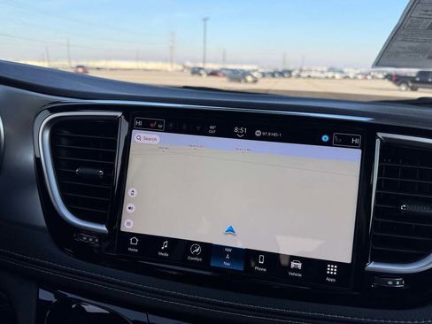 New 2026 Chrysler Pacifica Limited image 33