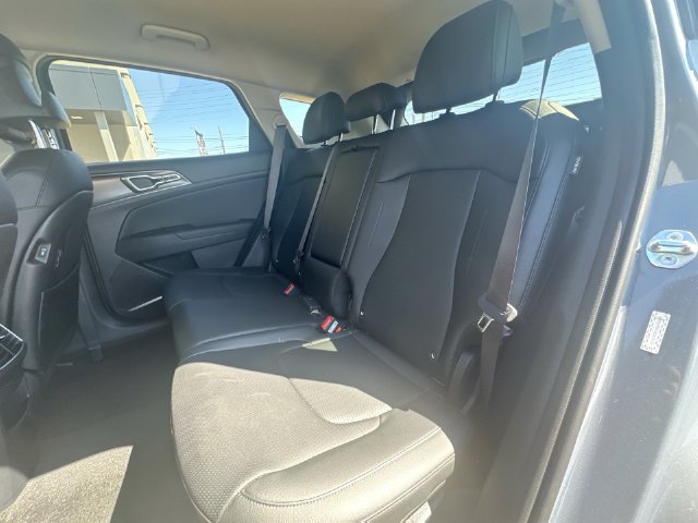 Used 2025 Kia Sportage EX AWD/4WD image 25