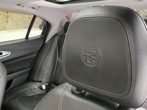 Used 2017 Alfa Romeo Giulia AWD image 29