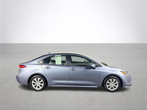 Used 2025 Toyota Corolla LE FWD image 5