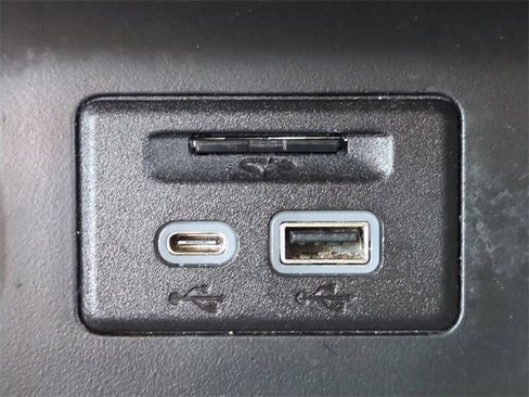 Used 2023 GMC Acadia SLT image 22