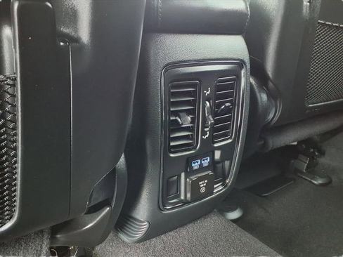 Used 2020 Jeep Grand Cherokee Limited image 25