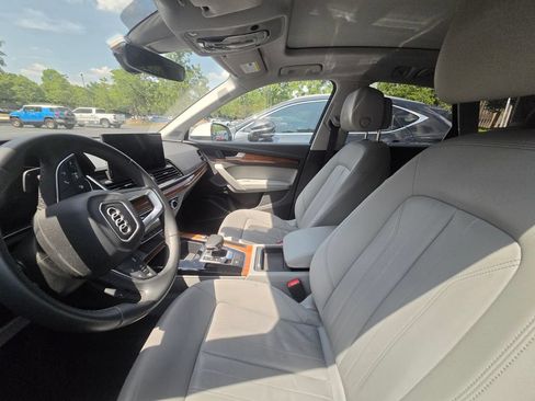Used 2022 Audi Q5 2.0T Premium Plus w/ Premium Plus Package AWD/4WD image 11