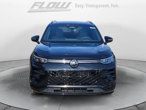 New 2026 Volkswagen Tiguan SE R-Line image 2