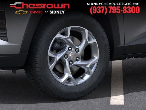 New 2026 Chevrolet Trax LS w/ LS Convenience Package FWD image 9