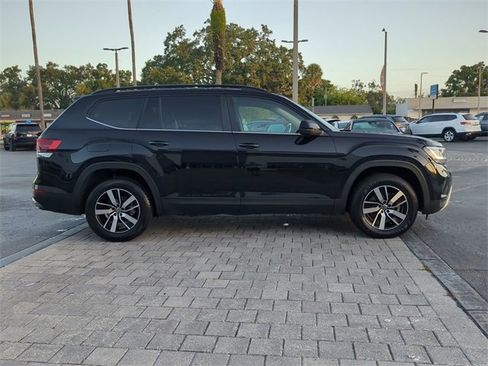 Certified 2022 Volkswagen Atlas SE image 3