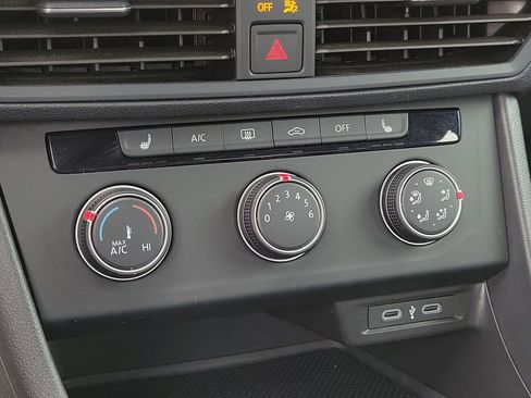 Used 2024 Volkswagen Jetta Sport image 22