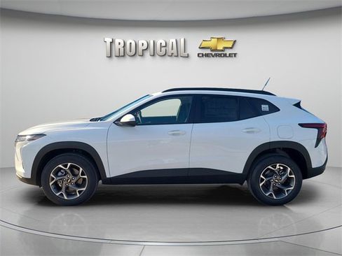 New 2026 Chevrolet Trax LT image 2