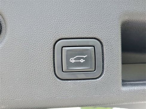 Used 2021 Chevrolet Equinox Premier image 10