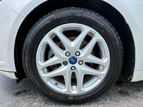 Used 2014 Ford Fusion SE w/ Equipment Group 202A FWD image 31