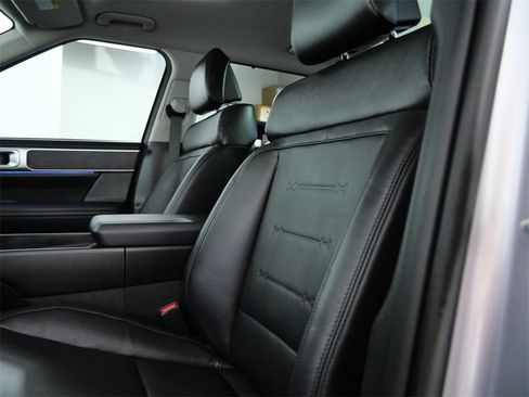 Used 2025 Hyundai Santa Fe Limited image 18