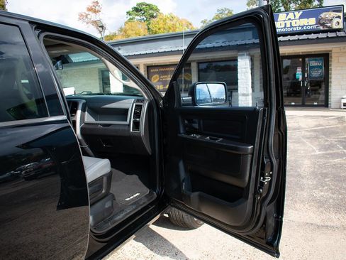 Used 2013 RAM 1500 Express image 32