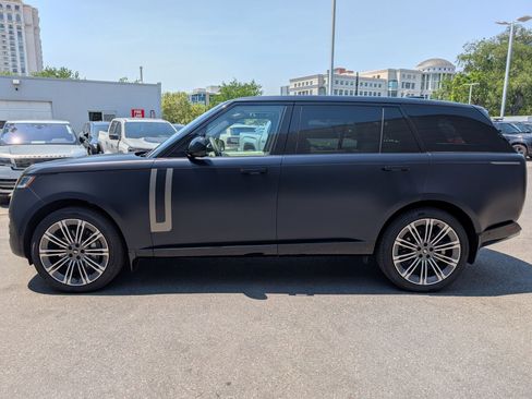 Used 2025 Land Rover Range Rover Long Wheelbase SE AWD/4WD image 11
