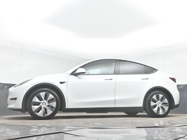 Used 2022 Tesla Model Y Long Range AWD/4WD image 42