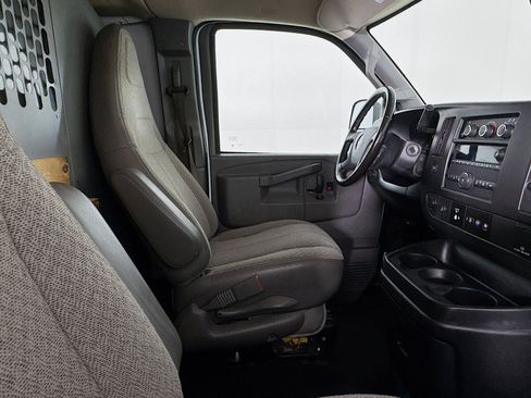 Used 2020 GMC Savana 2500 image 22