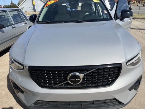 Used 2023 Volvo XC40 B5 Plus w/ Protection Package Premier image 5