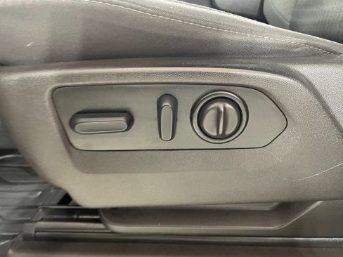 Used 2022 GMC Sierra 1500 SLE w/ Driver Alert Package II image 11