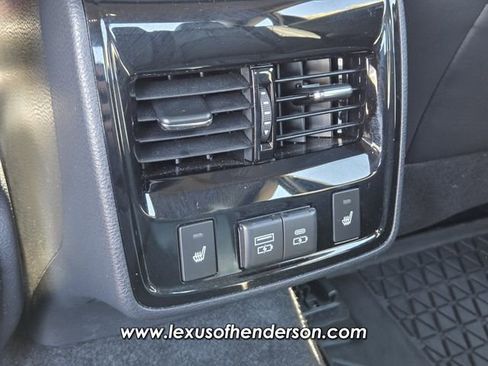 Used 2022 Toyota Avalon Limited w/ Advanced Safety Package image 13