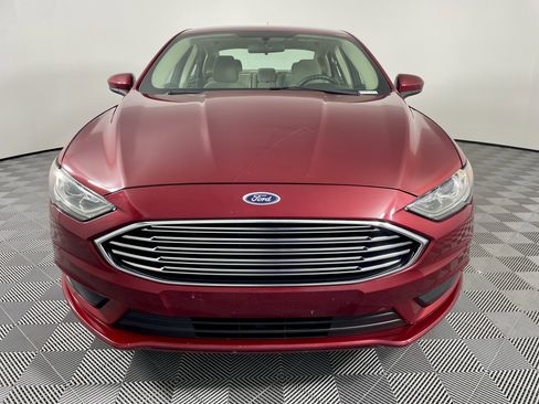 Used 2018 Ford Fusion SE w/ Fusion SE Technology Package image 9