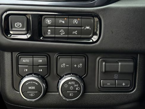 Used 2026 GMC Yukon AT4 Ultimate AWD/4WD image 22