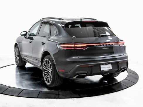 Certified 2025 Porsche Macan image 3
