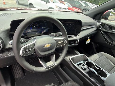 New 2026 Chevrolet Equinox LT w/ Safety and Technology Package FWD image 3