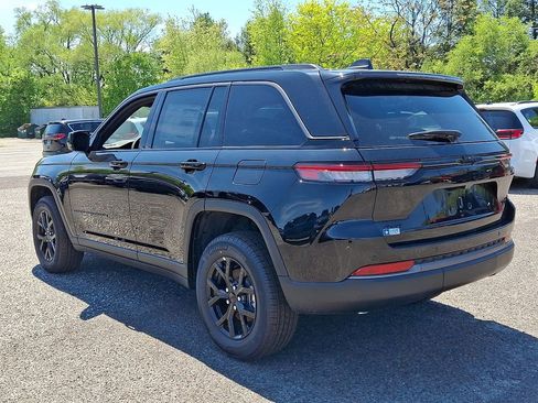 New 2026 Jeep Grand Cherokee Altitude AWD/4WD image 6