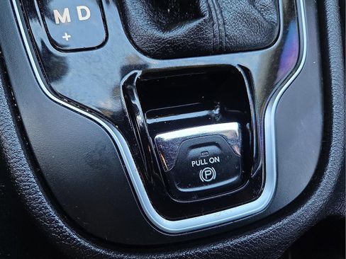 Used 2019 Jeep Cherokee Latitude Plus image 20