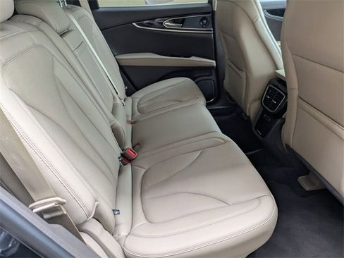 Used 2023 Lincoln Nautilus Reserve w/ Luxury Package image 28