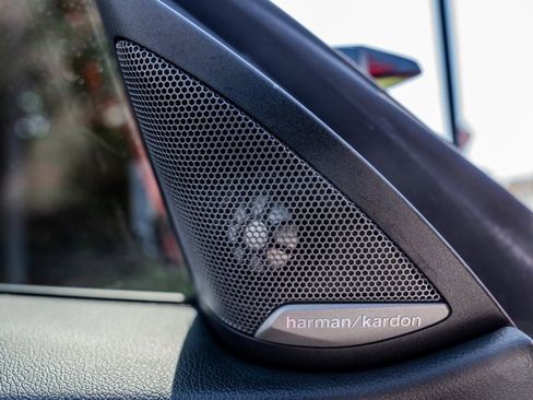 Used 2025 BMW M4 Competition image 17