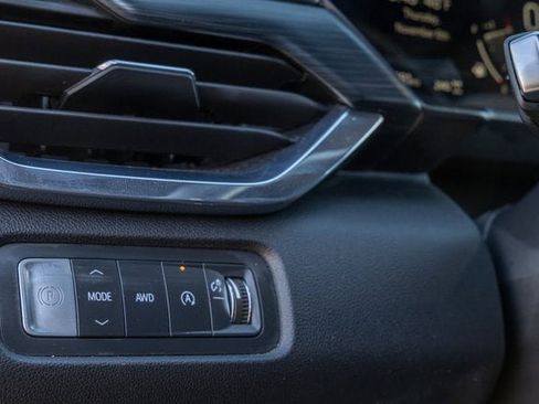 Used 2025 GMC Acadia Elevation image 24