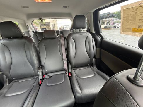 Used 2026 Kia Carnival FWD image 35